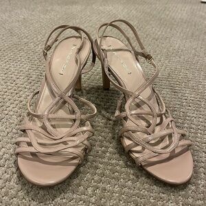 NWT Tahoe Via Spiga strappy heel